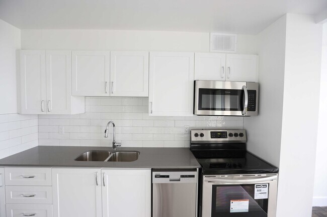 Photo - 282 - 288 Romaine St.