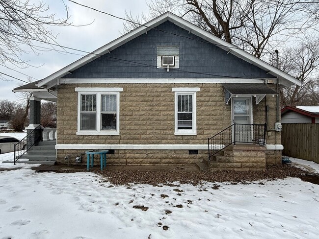 Photo - Great 3 bedroom Craftsman in Paducah for rent