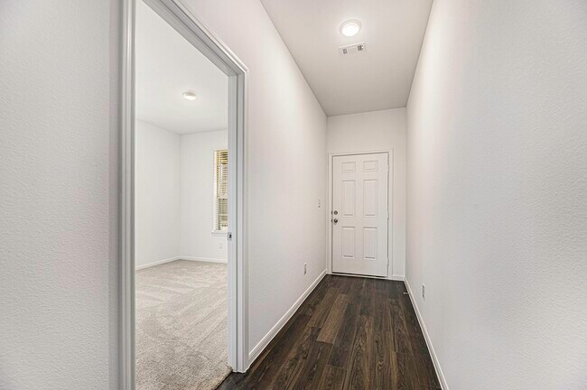 Photo - 240 Seven Pnes Dr