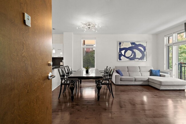 Photo - 2284 Rue Victoria Unit 3