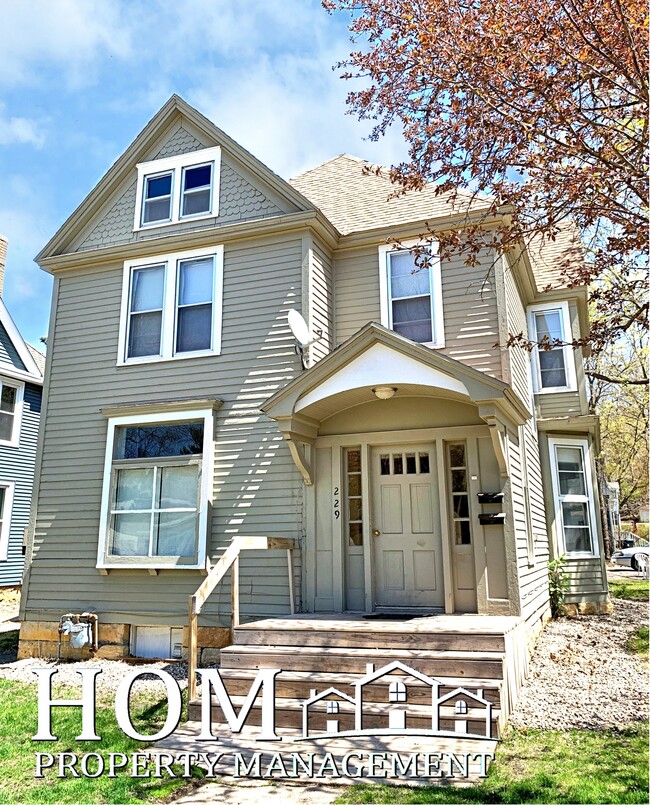 Photo - 229 Center St Unit 1