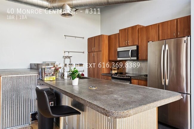 Photo - 40 Monroe Center St NW Unit #311