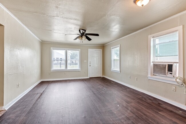 Photo - 4324 Avenue H