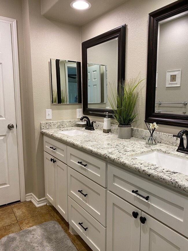 Photo - 16107 Tibet Rd