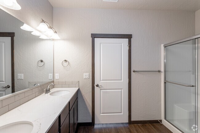 3BR, 2BA - 1,437 SF