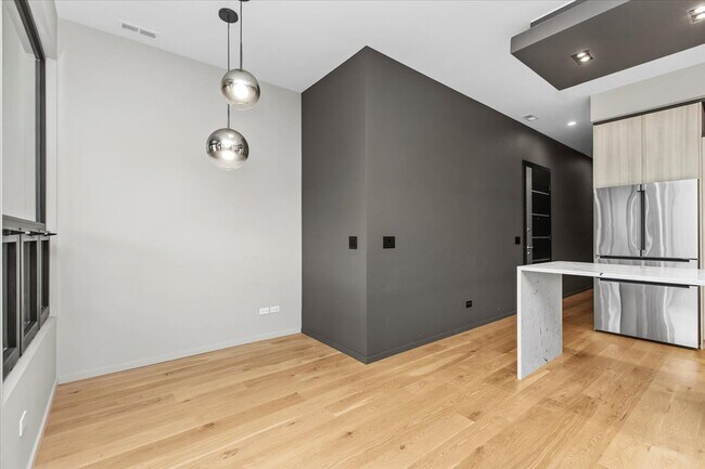 Photo - 1734 N California Ave Unit 2