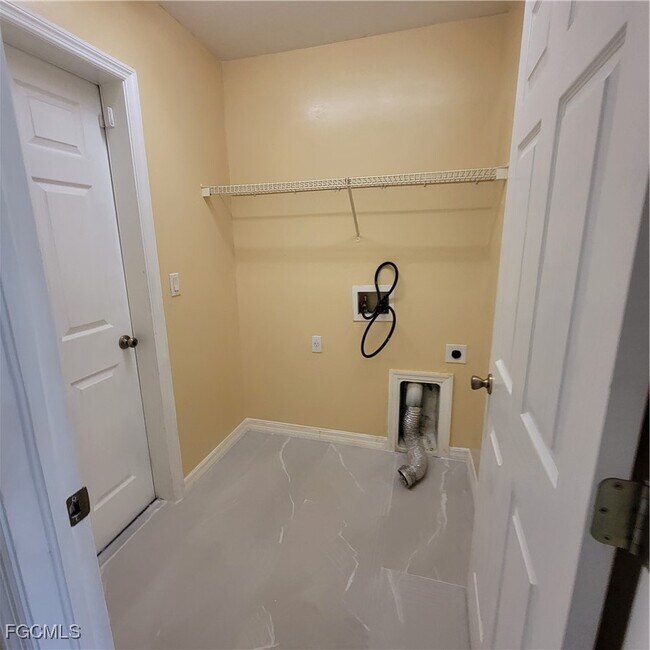 Photo - 5235 30th St SW