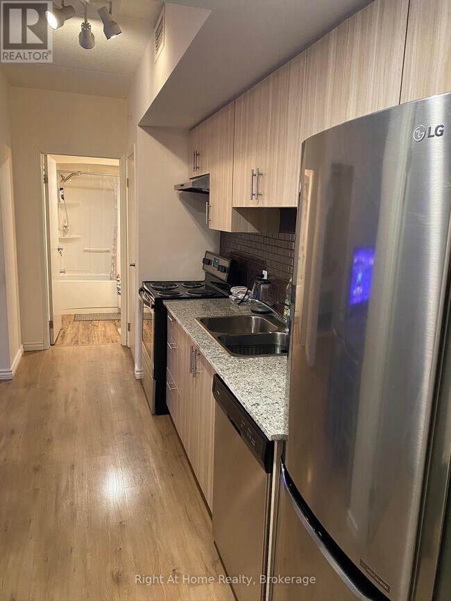 Photo - 275 Larch St Unit F213