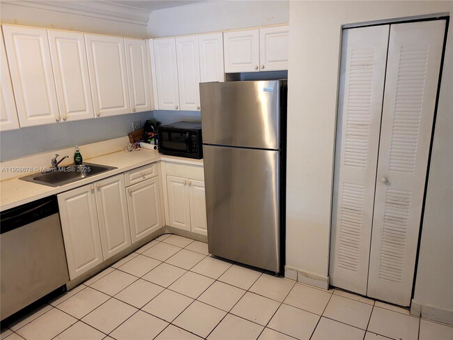 Photo - 5100 SW 41st St Unit 114