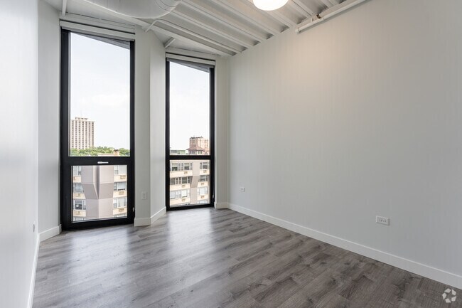 1BR, 1BA - 595SF