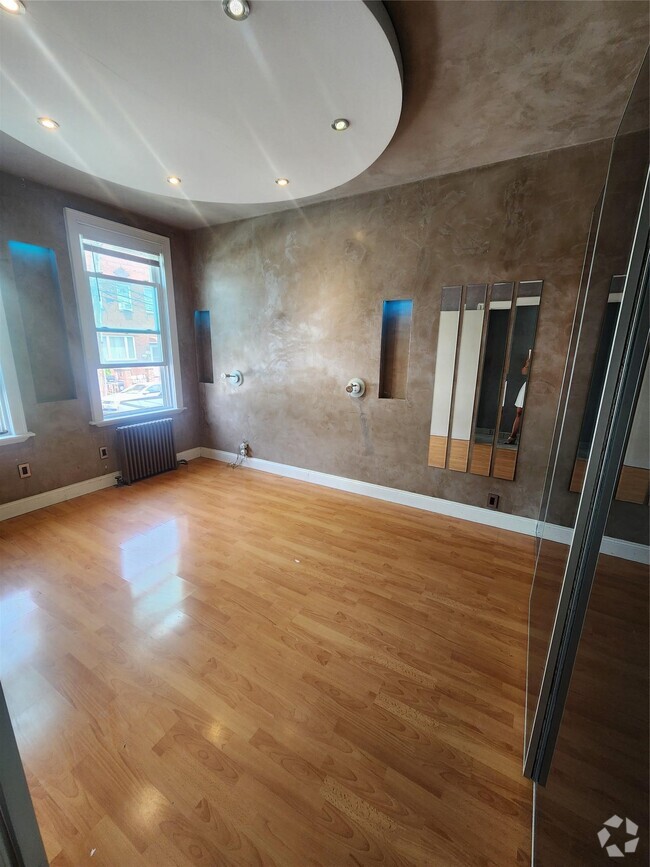 Building Photo - 90-16 83rd Ave Rental