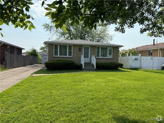 Building Photo - 4867 N Bailey Ave Rental