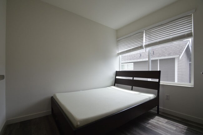 Photo - pre leasing for fall 2024