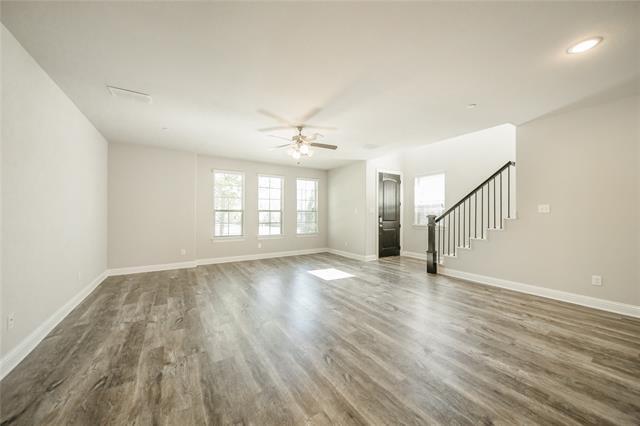 Photo - 1024 Foxglove Dr