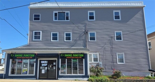 Building Photo - 62 Main Rd Unit 3