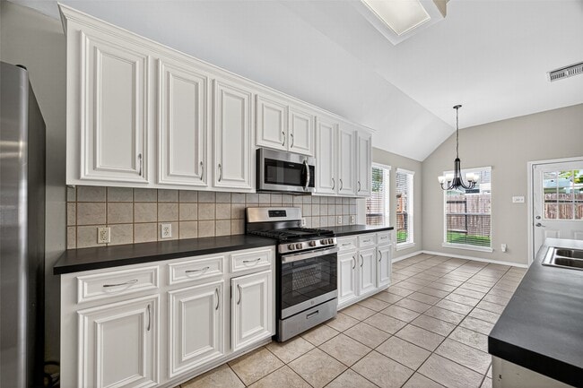 Building Photo - 3619 Parkshire Dr