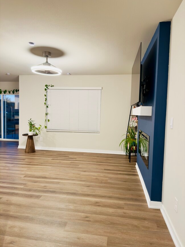 Photo - 511 Thomas St Townhome
