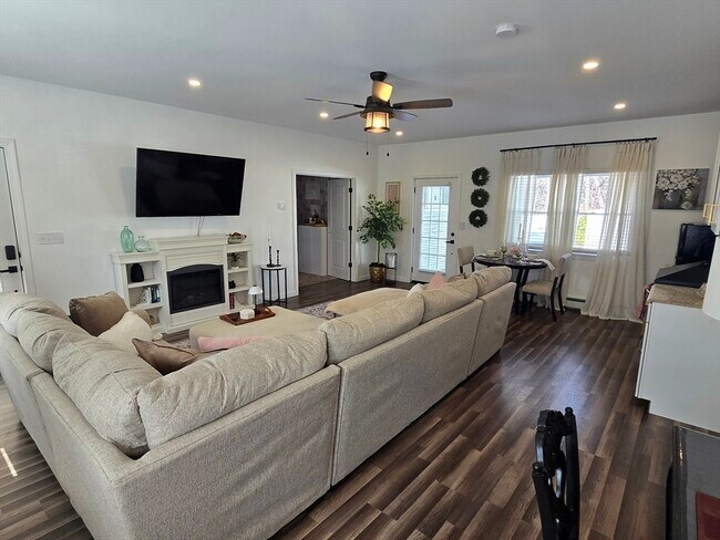 Photo - 42 Salem St Townhome