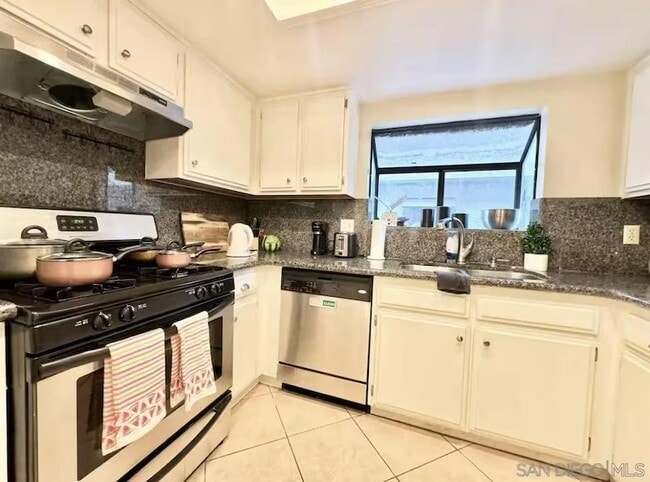 Photo - 408 N Curtis Ave