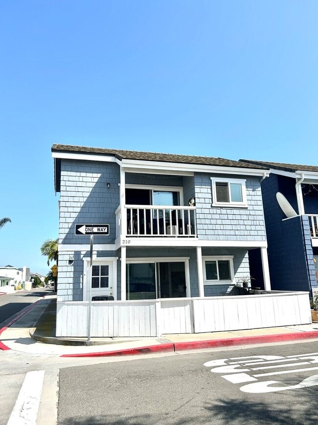 Photo - 210 Lugonia St Unit A