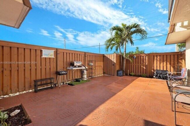 Photo - 3900 County Line Rd