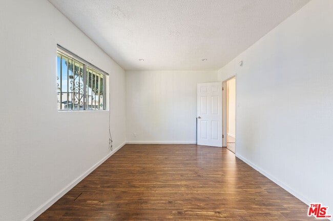 Photo - 1857 W 24th St Unit 1