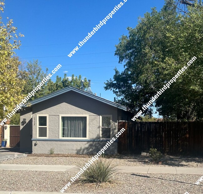 UNM Area - UNM Area House