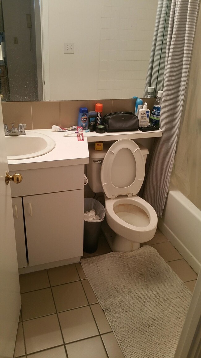 Photo - 1933 Commonwealth Ave