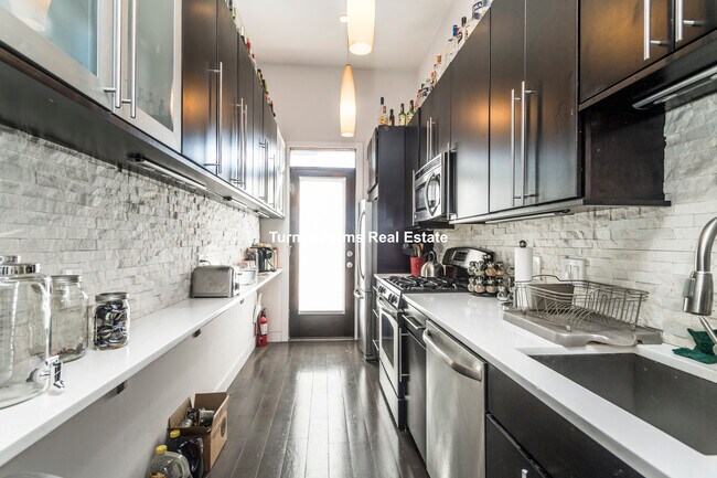 Photo - 25 Worthington St