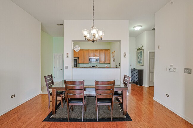 Photo - 1739 Tudor Ln