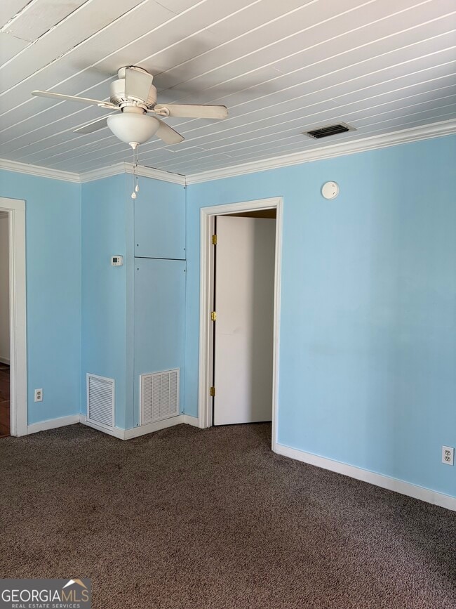 Photo - 102 W Grady Ave