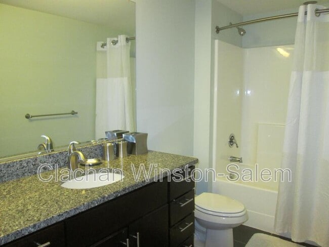 Photo - 101 E. Sixth St. Unidad 506