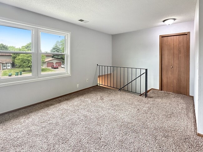 Photo - 3344 Berwood Ct W