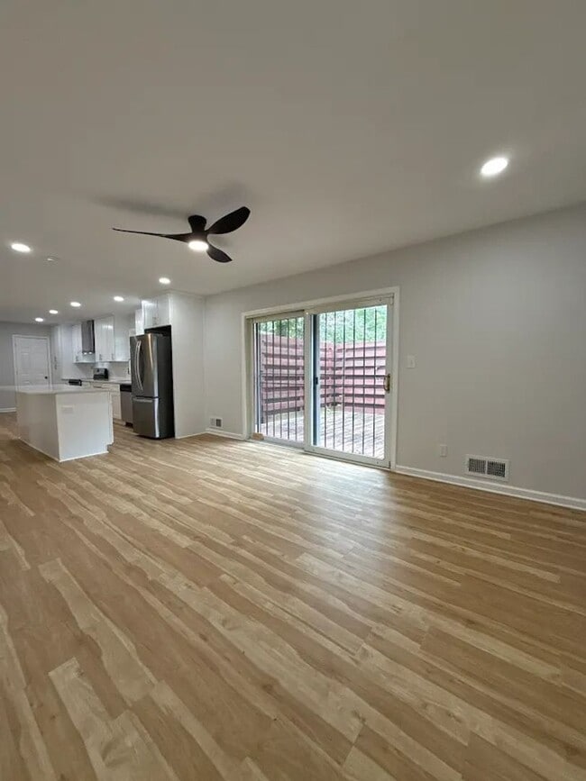 Photo - 2407 Summerland Dr