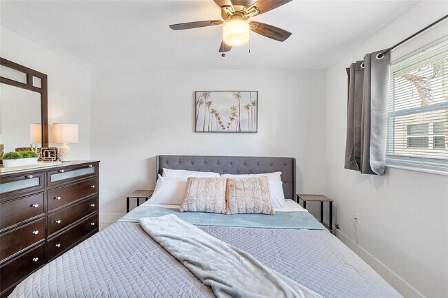 Photo - 3230 NE 13th St Unit 102