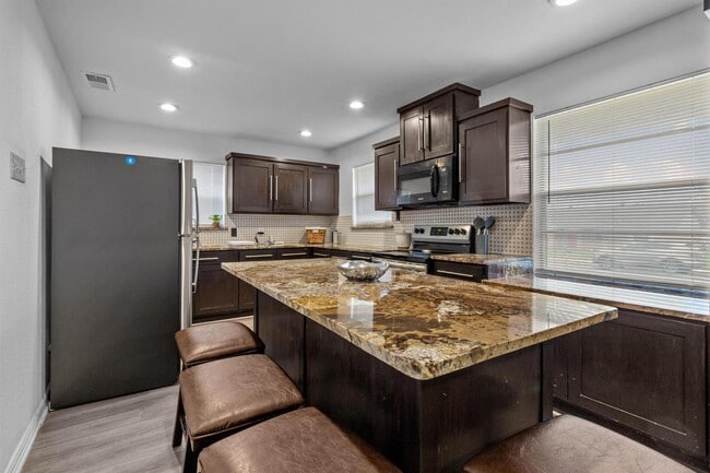 Photo - 3525 Hacienda Dr