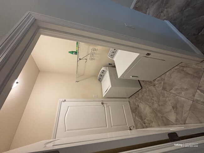 Photo - 2846 Via Piazza Loop