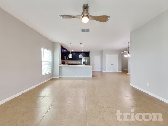 Photo - 727 Benjamin Trail