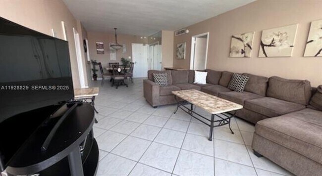 Photo - 5161 Collins Ave Unit 5161 Collins Ave appt 1701