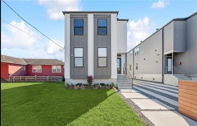 Building Photo - 1362 Harrison Ave Unit 1362 Harrison Ave