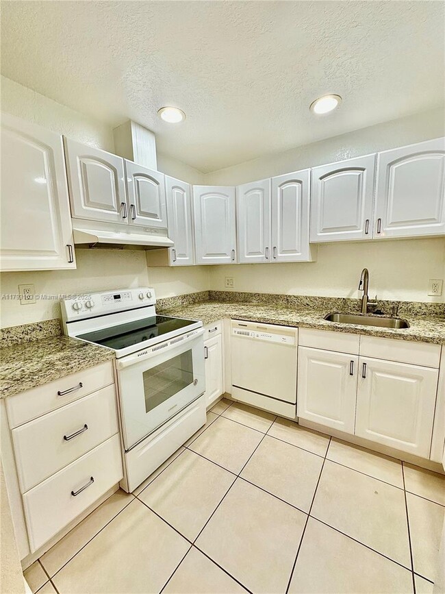 Photo - 1220 SW 4th St Apartment Unit 1
