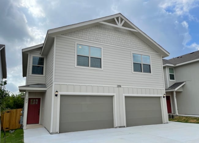 Building Photo - 2206 Sandlewood Cv