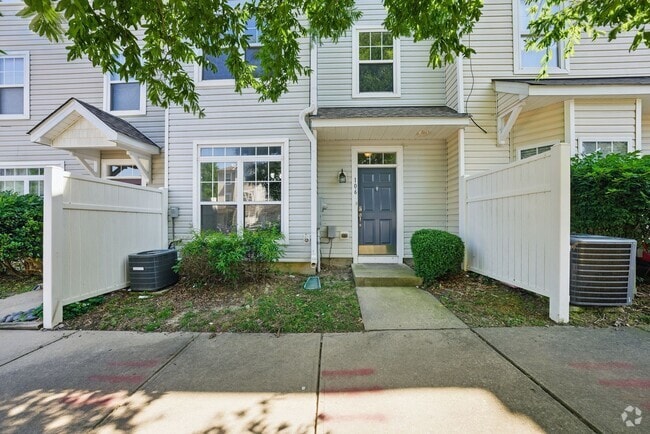 Building Photo - 8621 Neuse Club Ln Rental