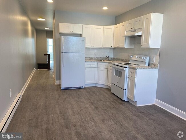 Building Photo - 1223 W Silver St Rental