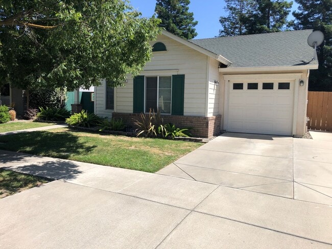 Photo - 358 Sunshine Way