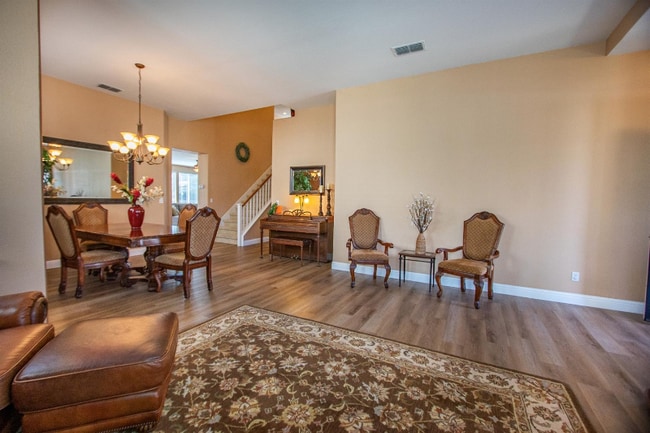 Photo - 109 Candlewood Ct