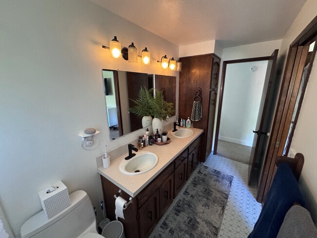 Photo - 15820 SE Harold Ave