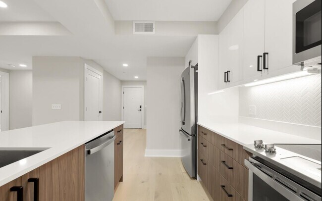 Photo - 919 12th St NE Unidad 201