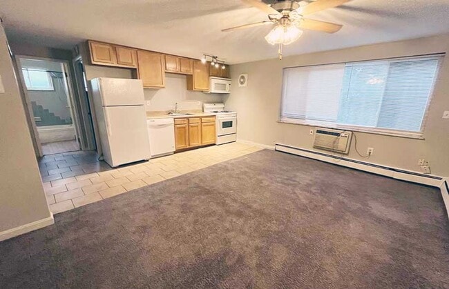 Building Photo - 3233 Whitfield Ave Unit 3233-09