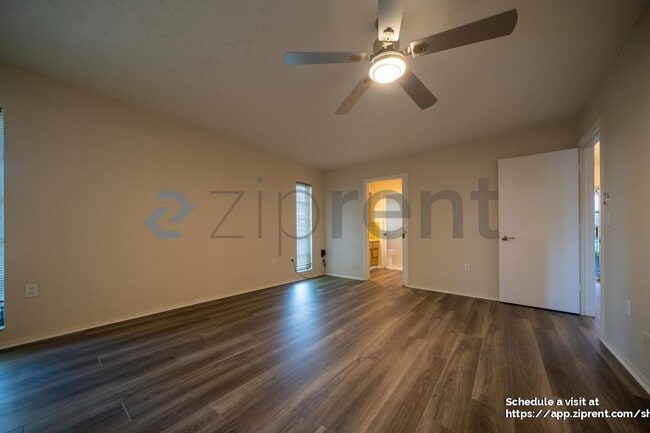 Photo - 468 Laurencin Dr